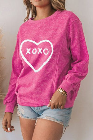 Open image in slideshow, XOXO Heart Graphic Round Neck Long Sleeve Sweatshirt
